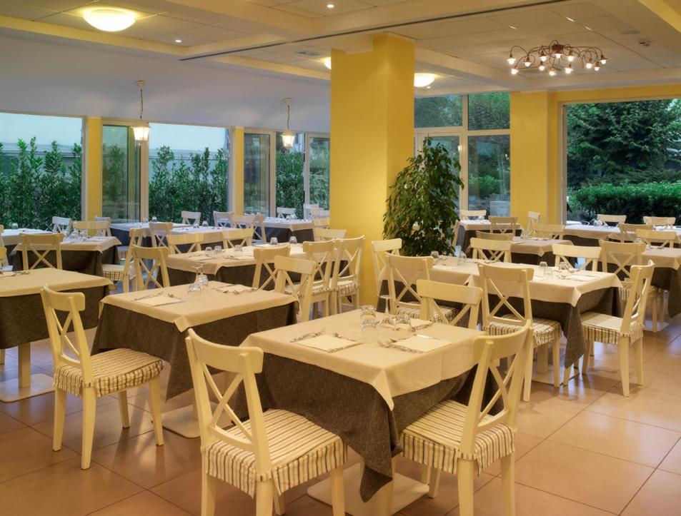 Beyou Hotel Villa Rosa Риччоне Экстерьер фото