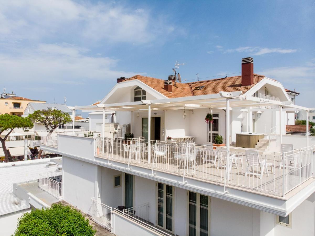 Beyou Hotel Villa Rosa Риччоне Экстерьер фото