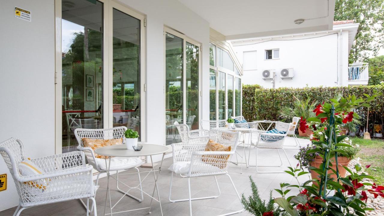 Beyou Hotel Villa Rosa Риччоне Экстерьер фото