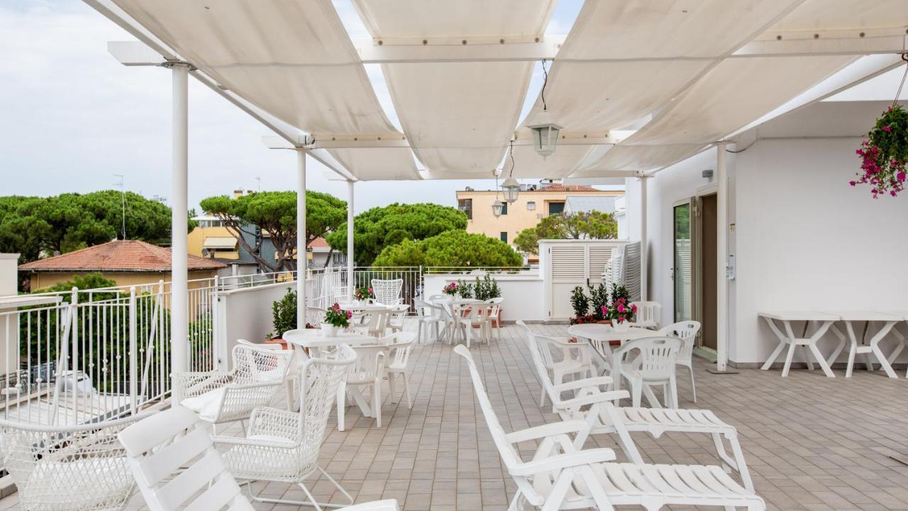 Beyou Hotel Villa Rosa Риччоне Экстерьер фото