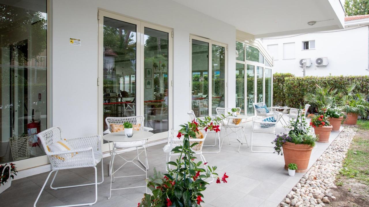 Beyou Hotel Villa Rosa Риччоне Экстерьер фото