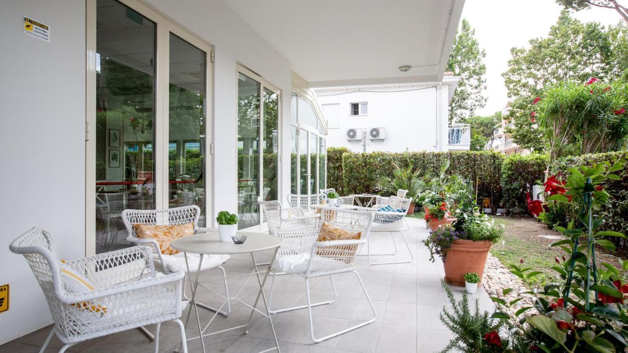 Beyou Hotel Villa Rosa Риччоне Экстерьер фото