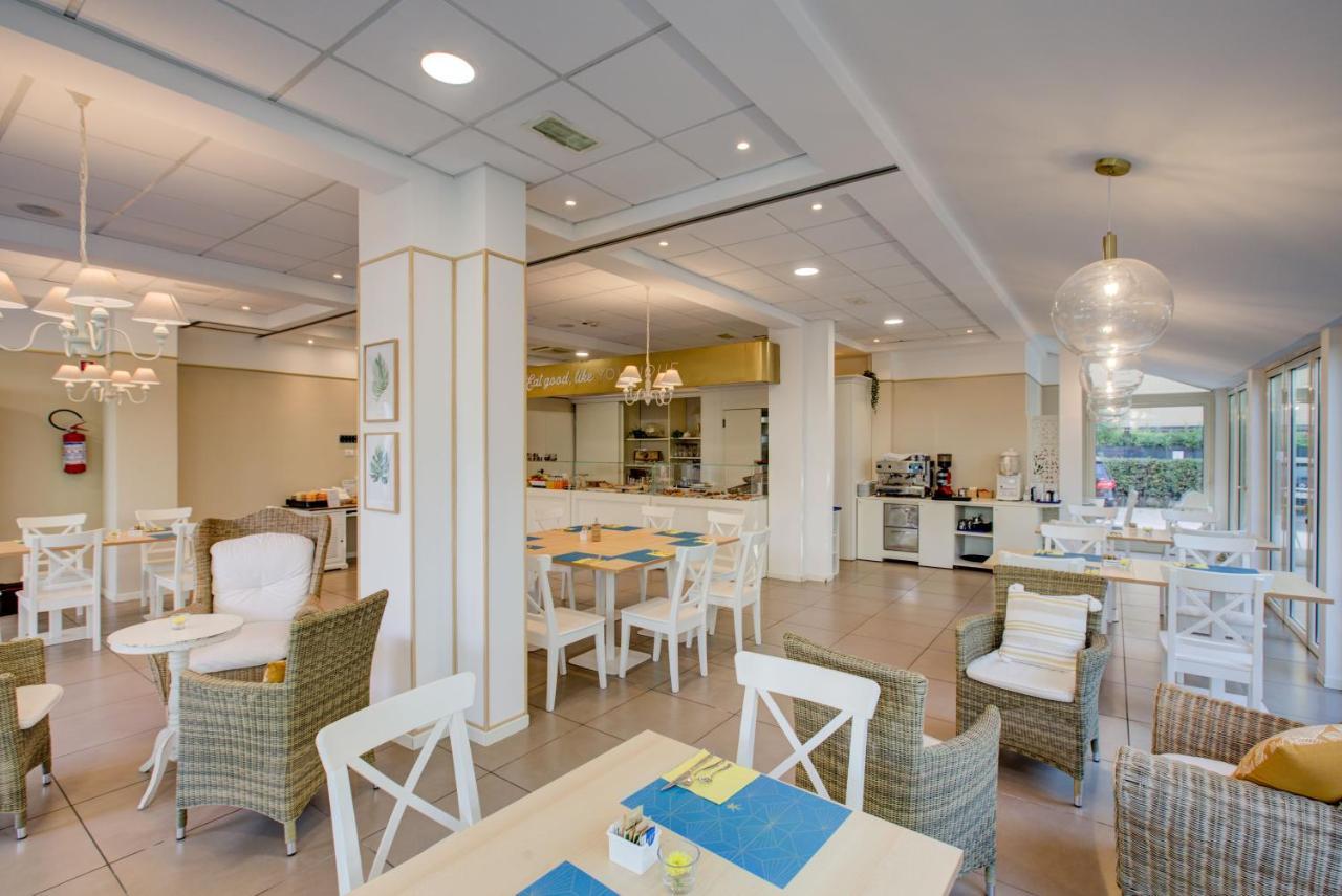 Beyou Hotel Villa Rosa Риччоне Экстерьер фото