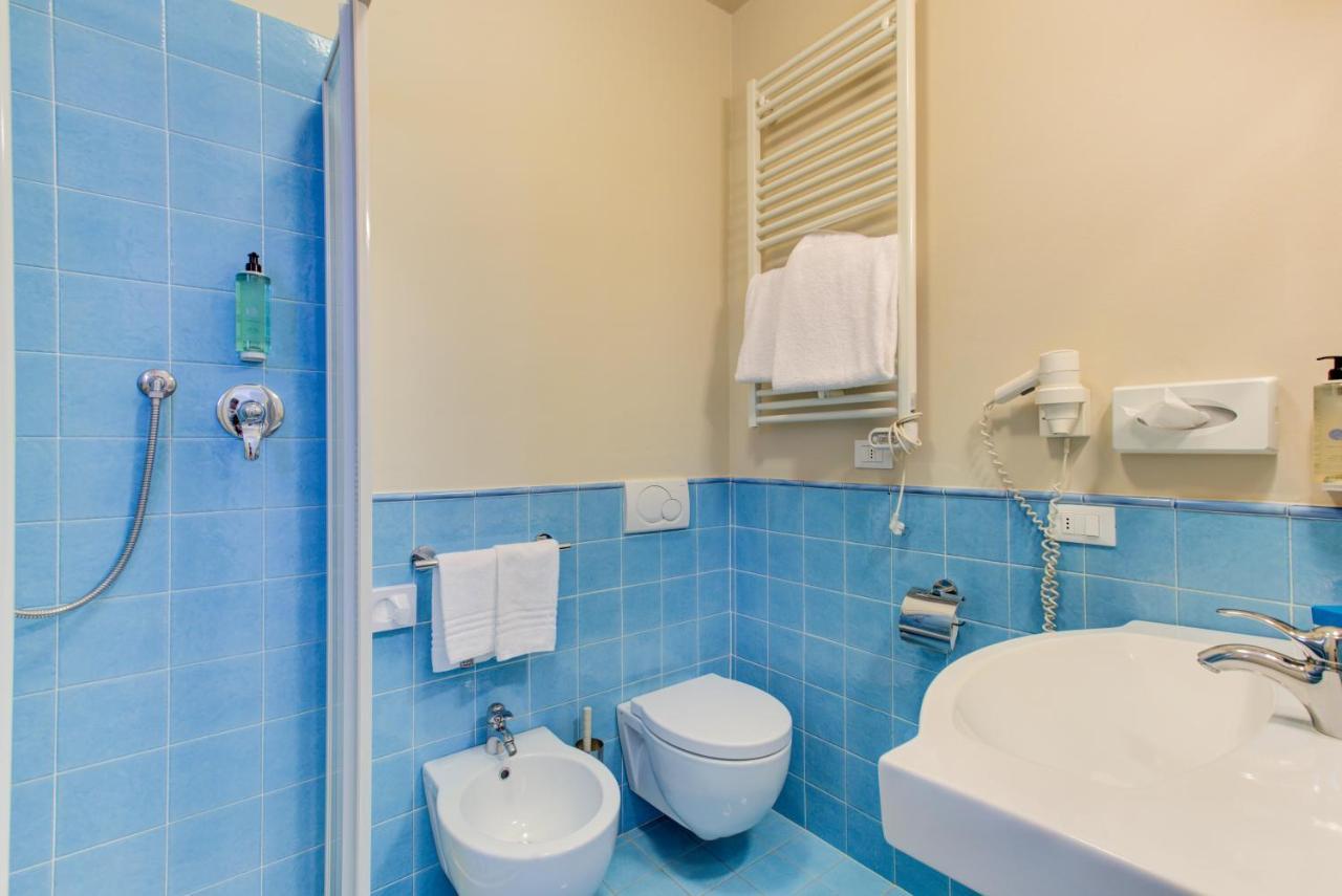 Beyou Hotel Villa Rosa Риччоне Экстерьер фото