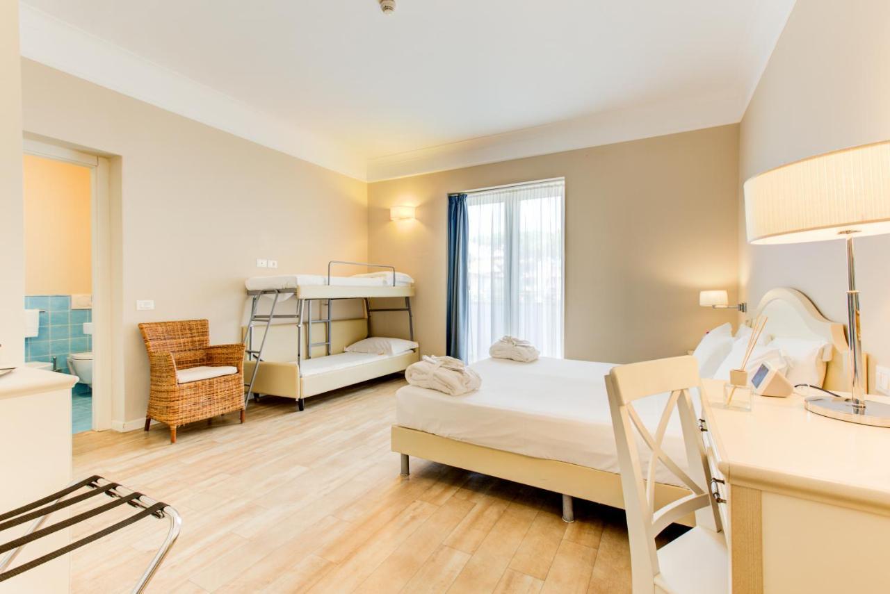 Beyou Hotel Villa Rosa Риччоне Экстерьер фото
