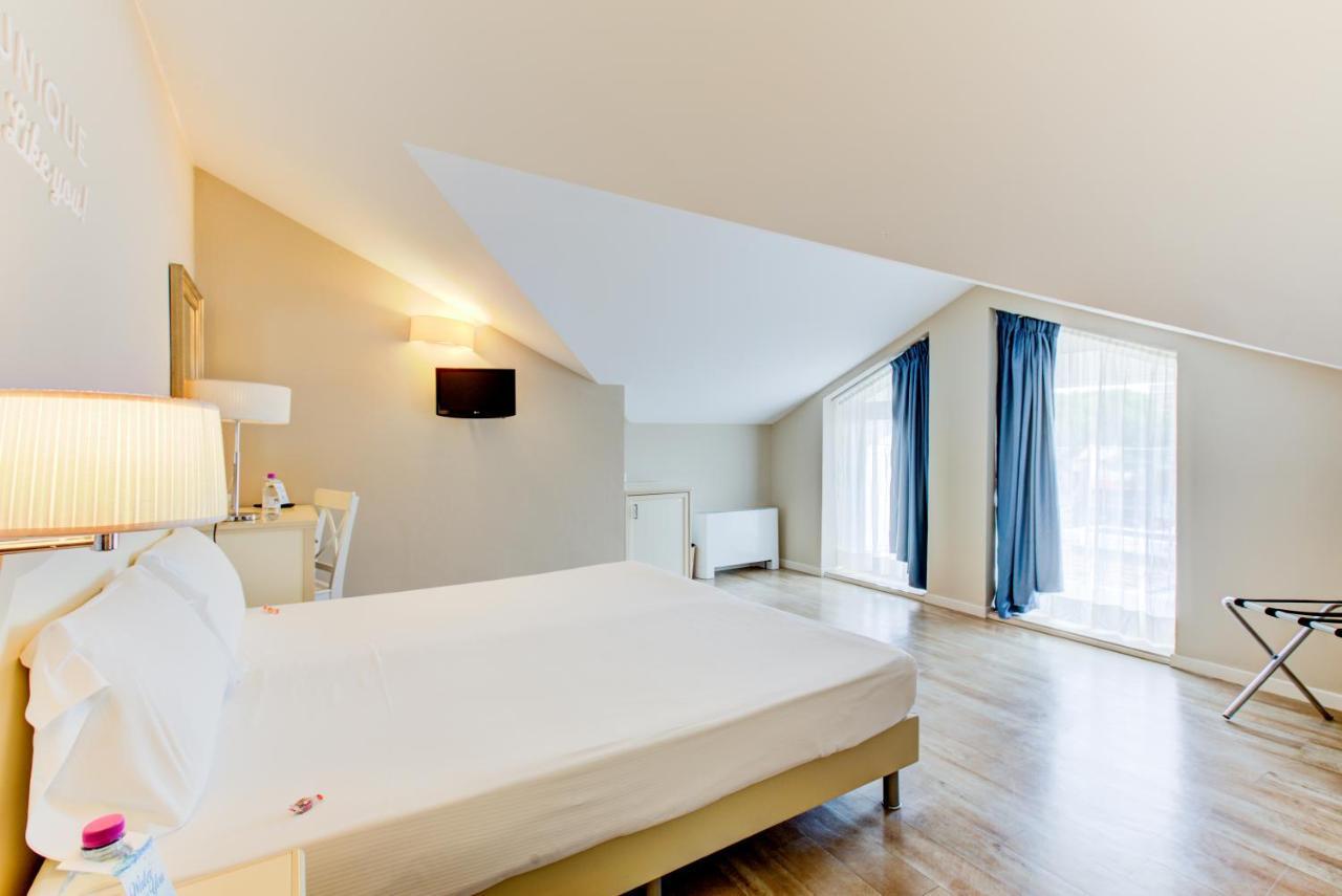 Beyou Hotel Villa Rosa Риччоне Экстерьер фото