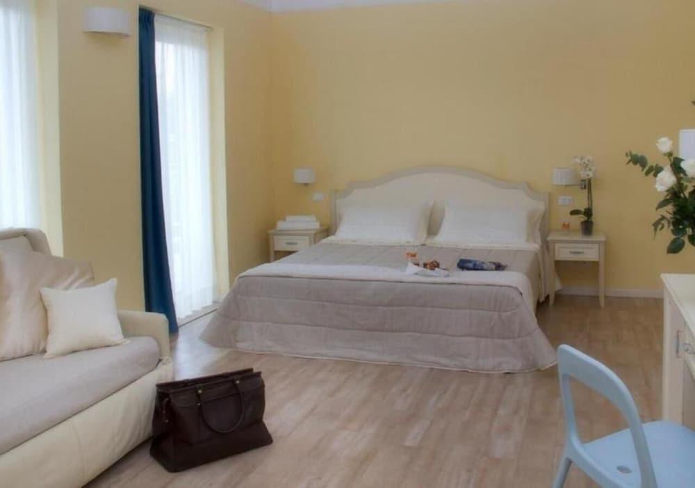 Beyou Hotel Villa Rosa Риччоне Экстерьер фото